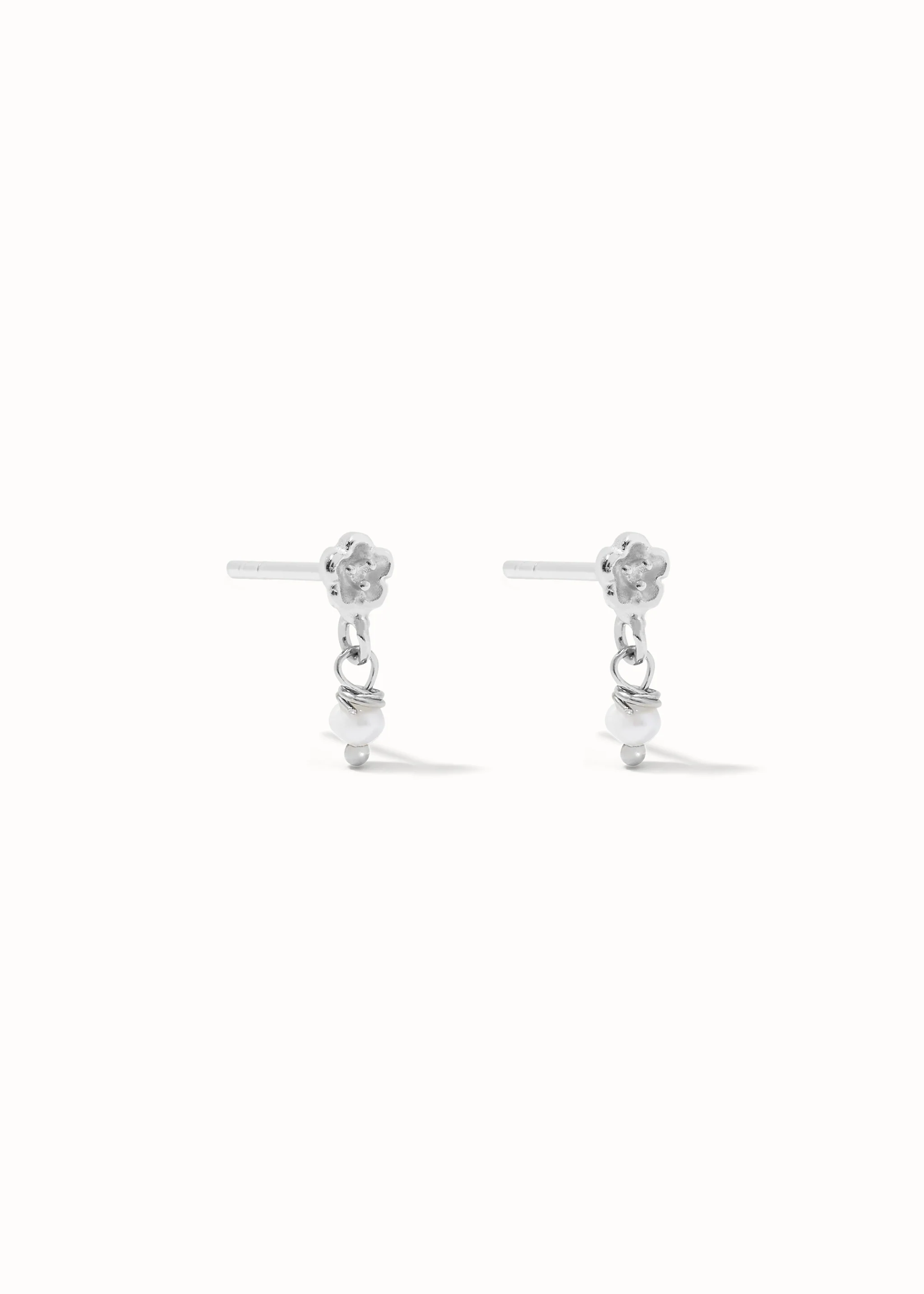 Fleur Perle Studs - Image 2