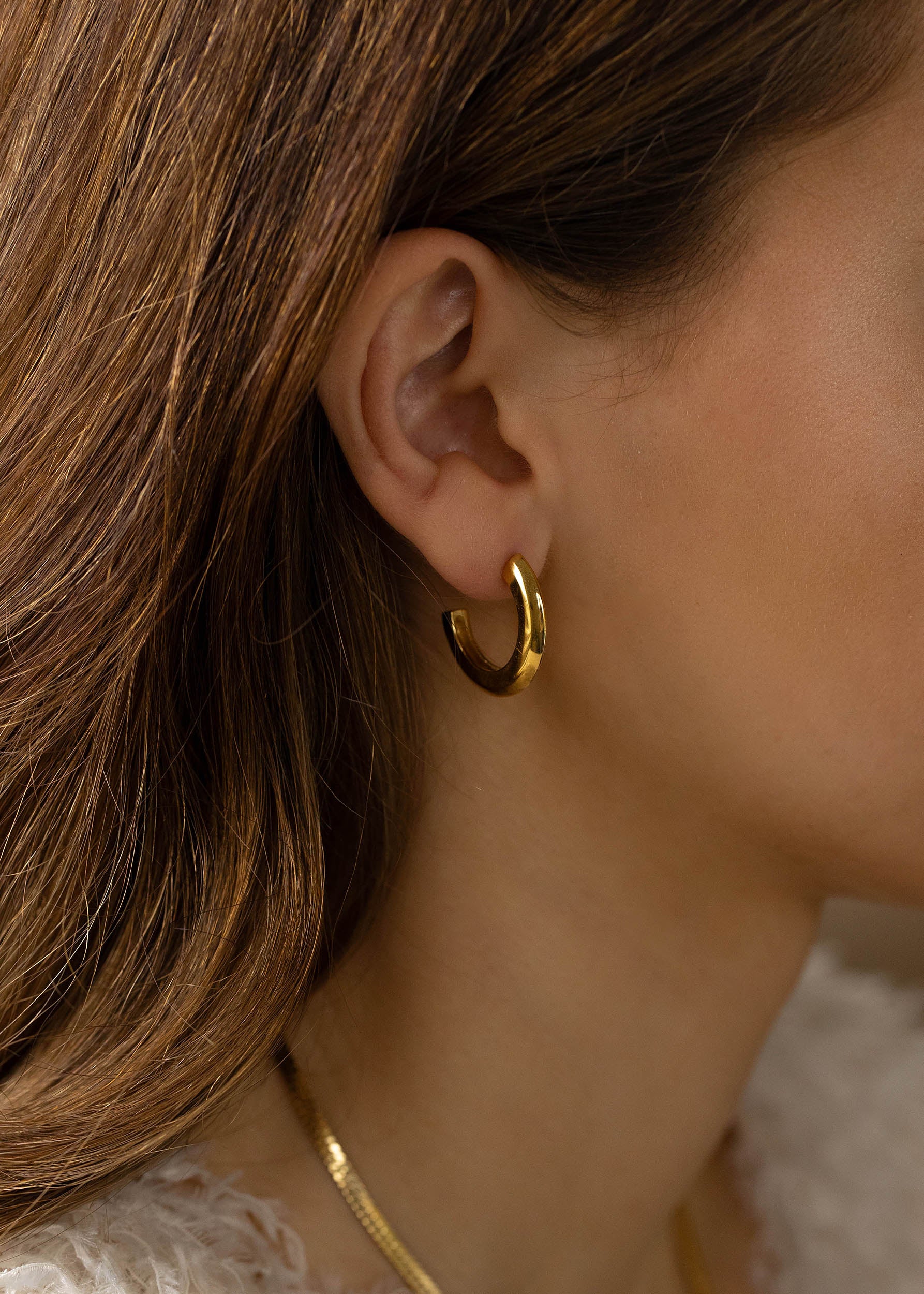 Julie Hoops - Image 3