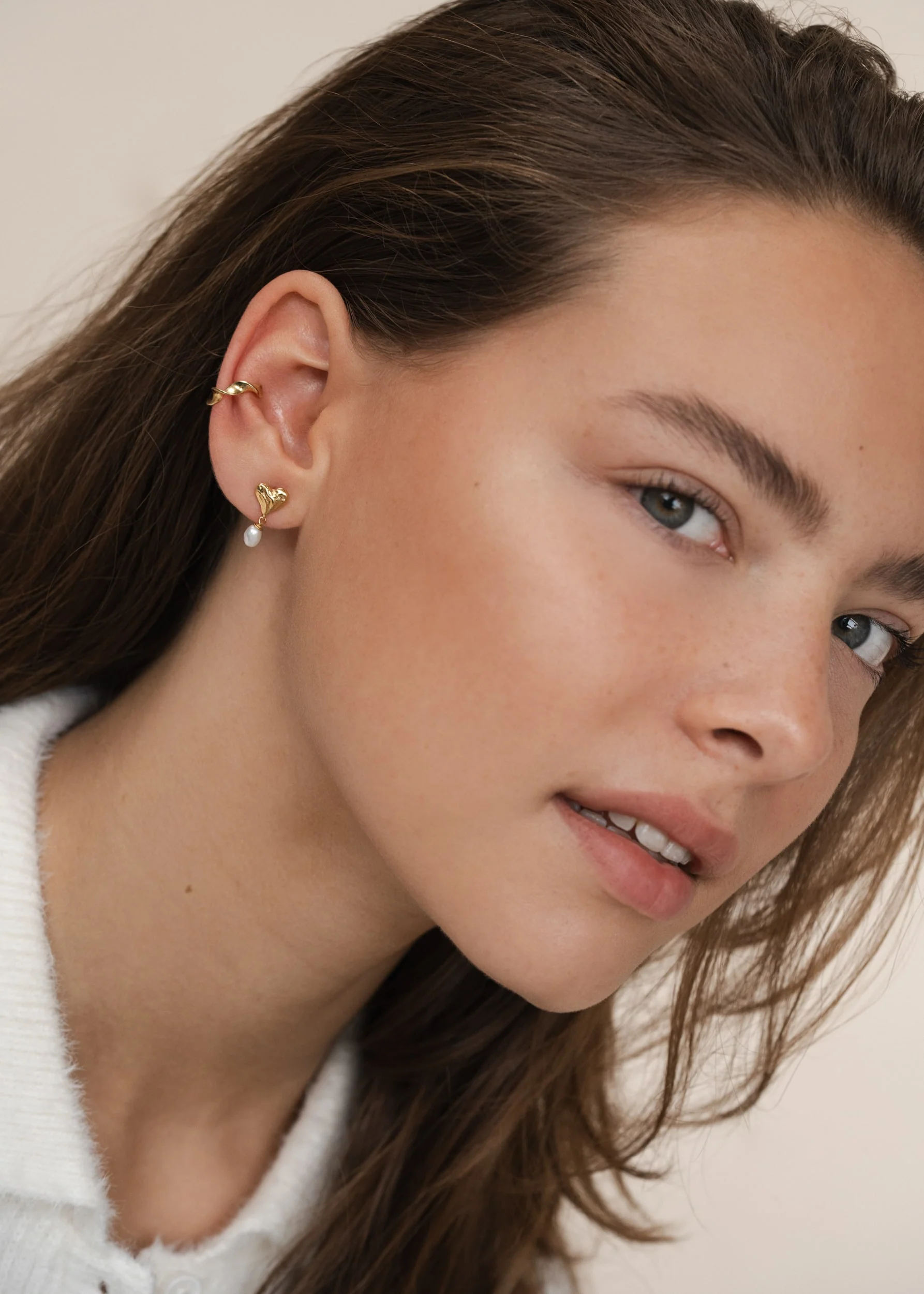 Lovers Perle Studs - Image 5